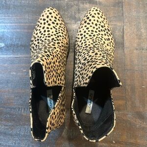 Women’s size 7 Crochet animal print booties